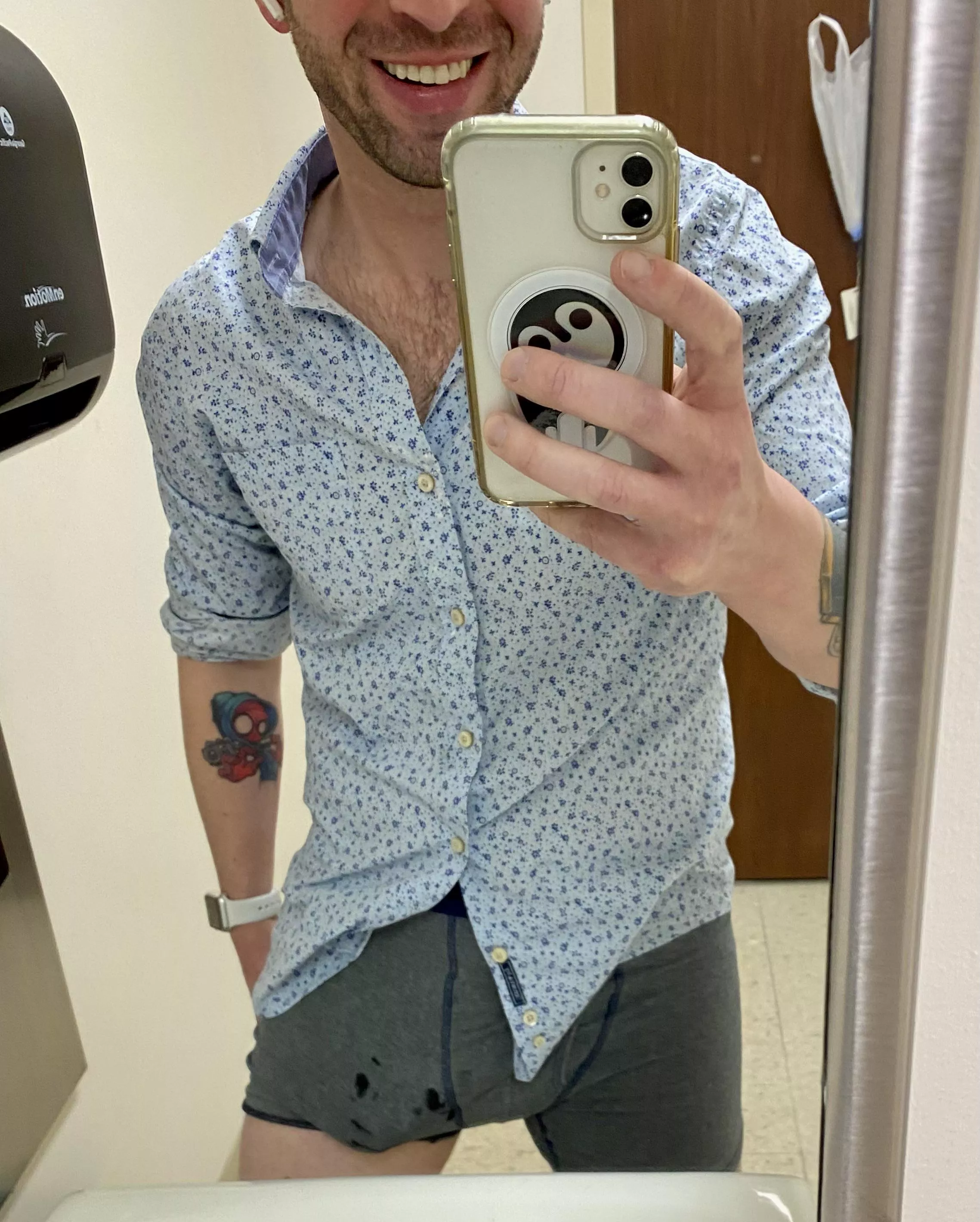 Not always easy to hide posted by travlaart