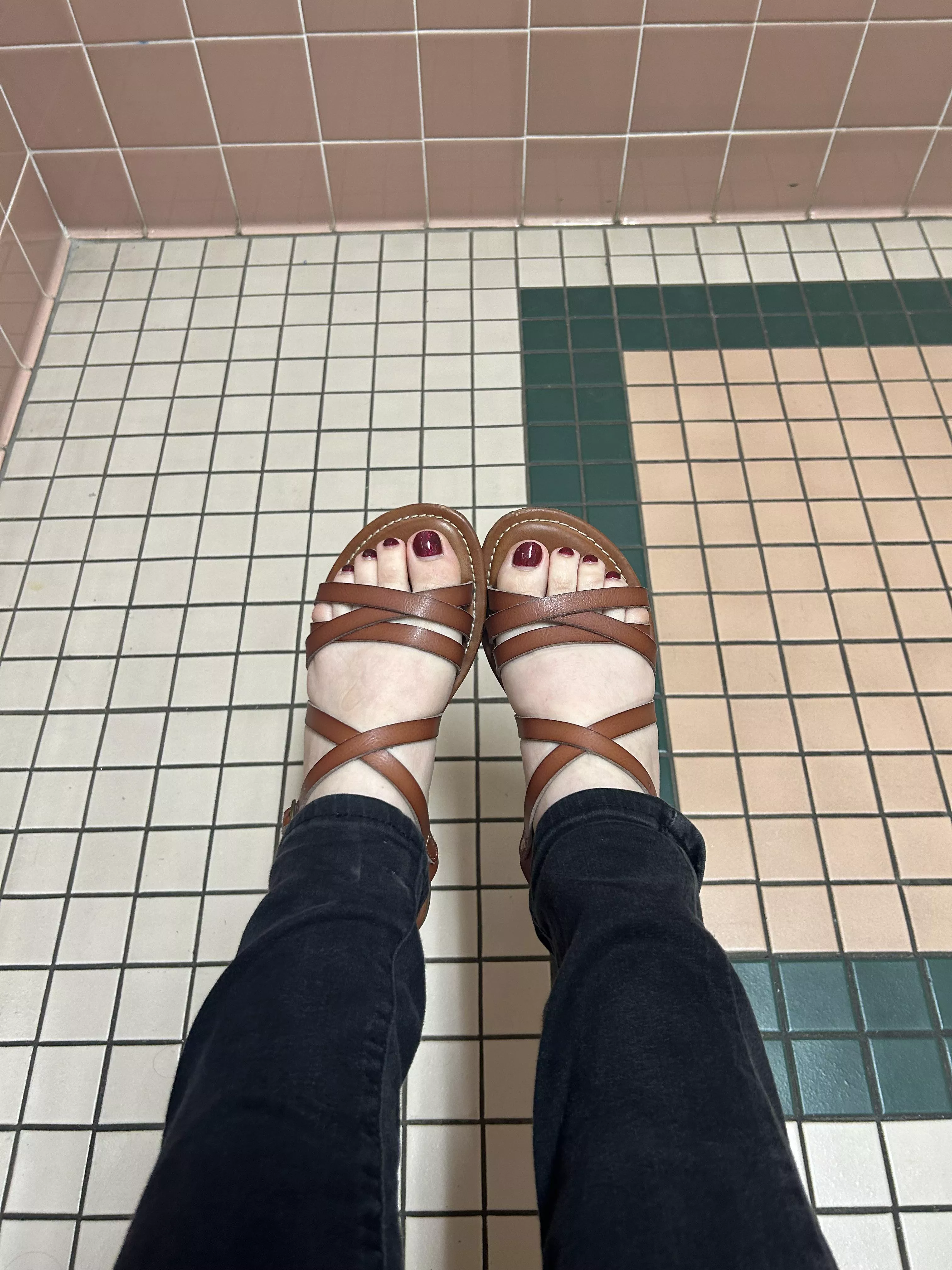 Restroom break  posted by Ttwinklettoes_10