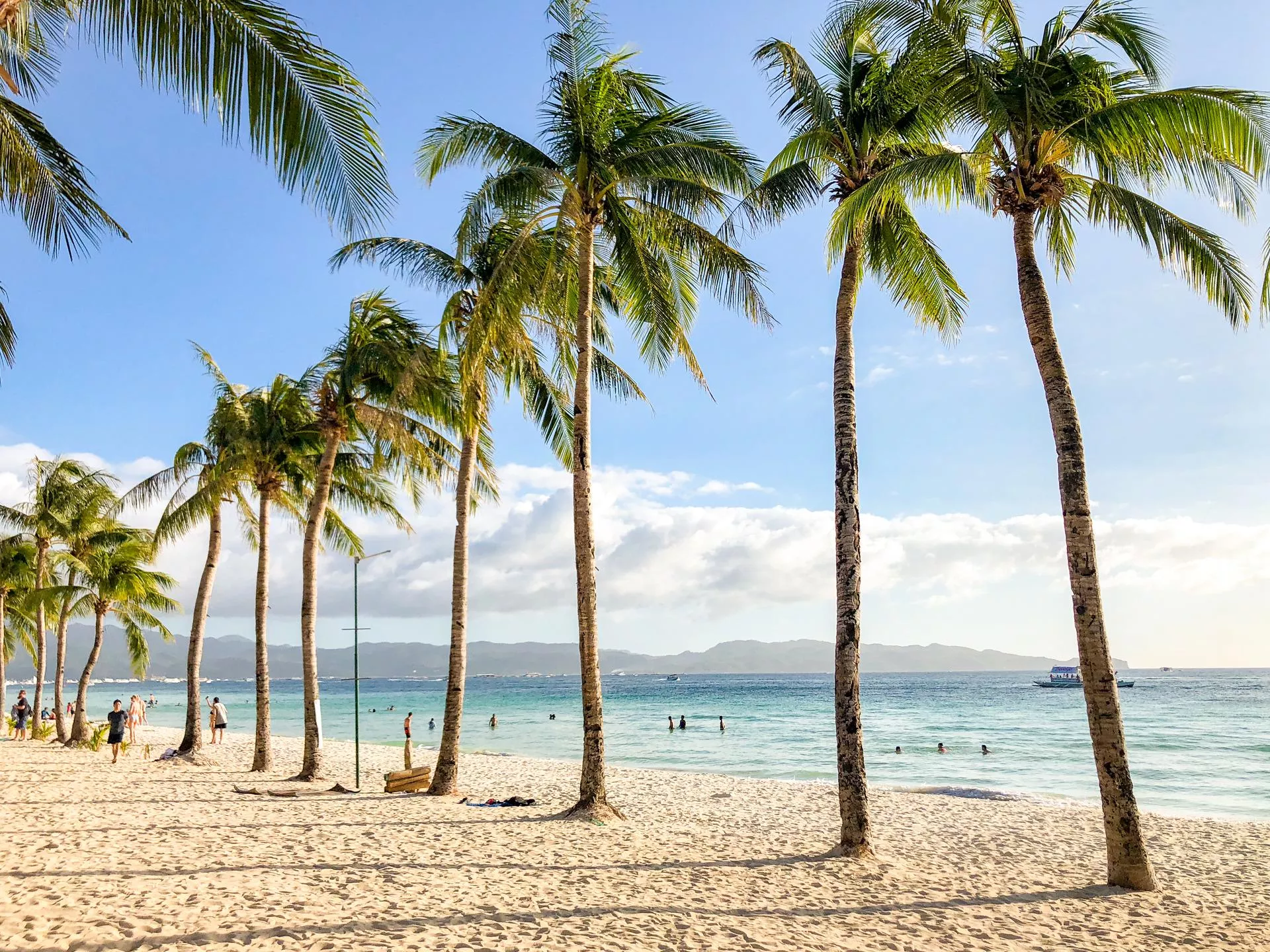 the beautiful view in the Boracay Philippines posted by flowery_purple_2338