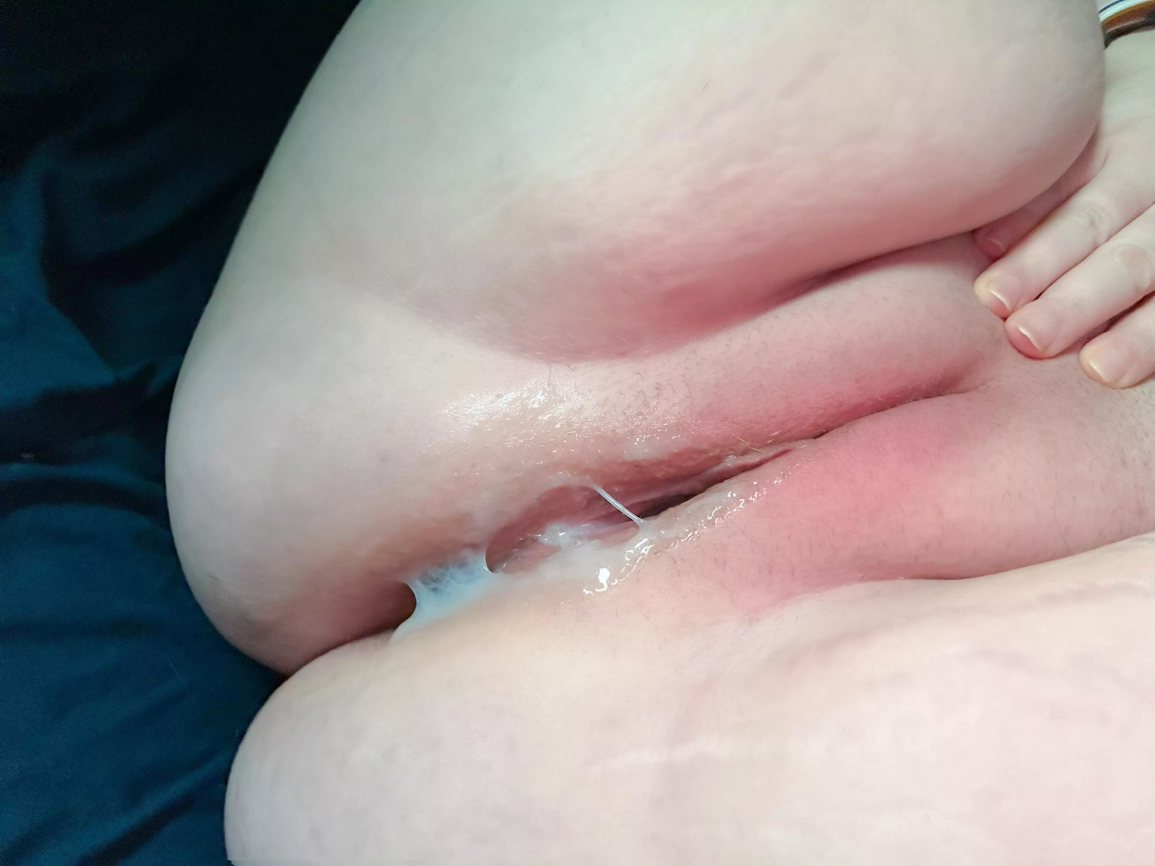 thick load in between my plump pussy lips.  posted by precioustears