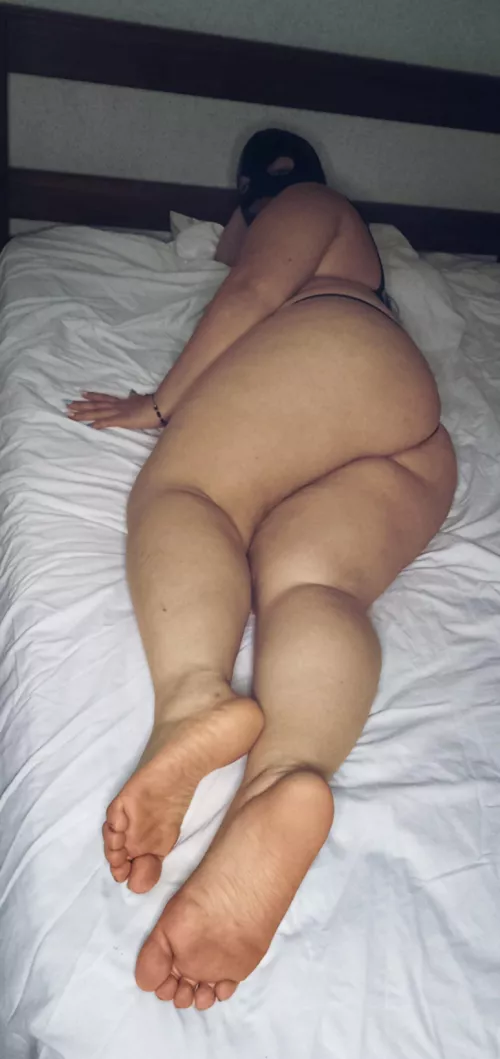 Worship my feet and put yourself at my mercy  by lady_flower3