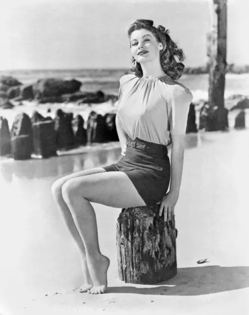 Ava Gardner (1940s) by bil_sabab