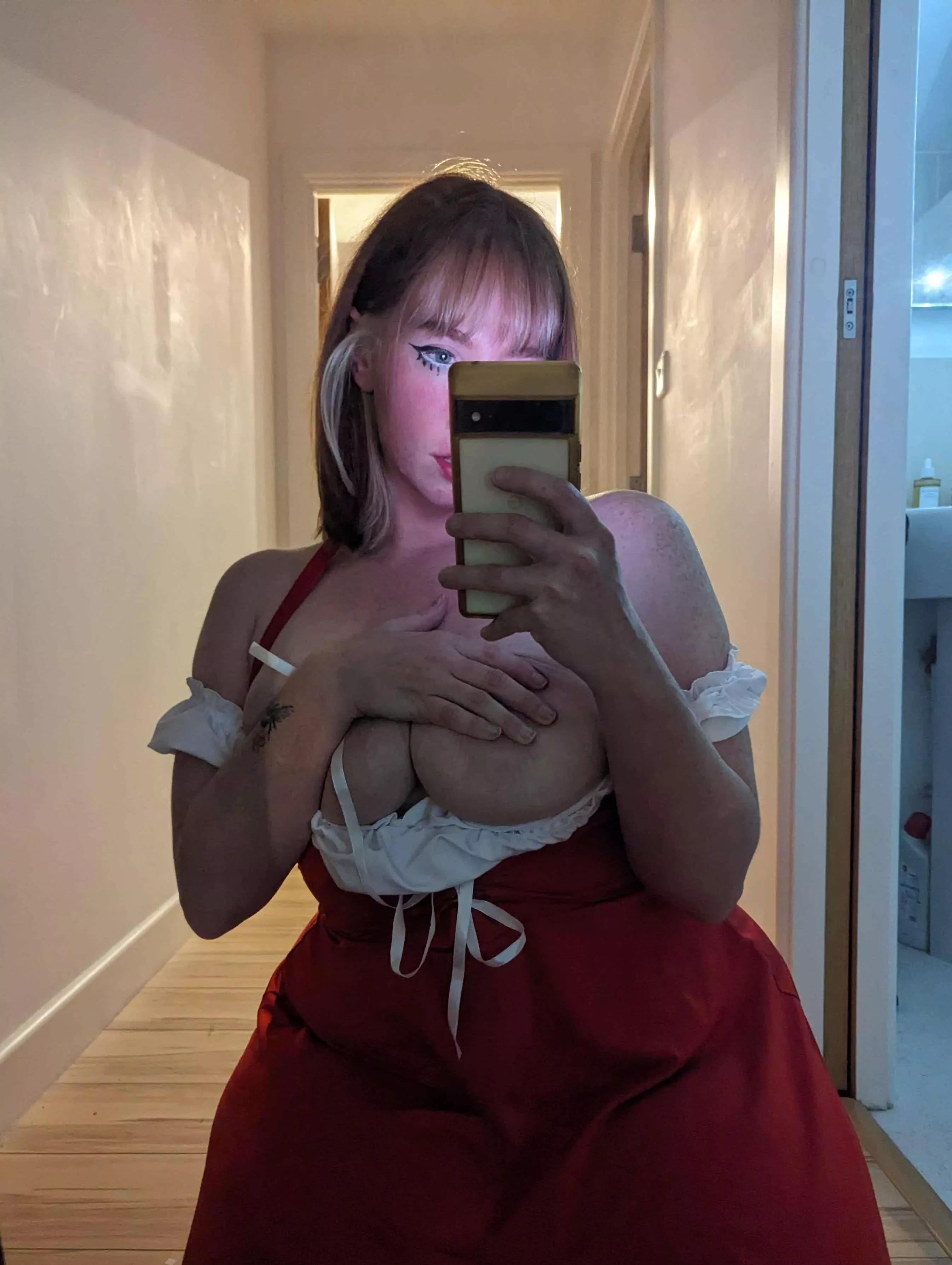 Chubby with Curves: Maid for your Pleasure posted by SpicyHani