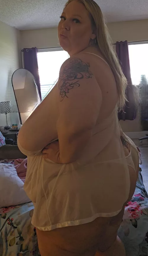 Feeling like an angel  by haileyxxxfun