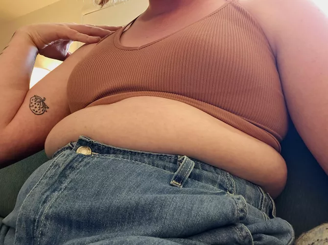 first tummy pic since I started gaining :)) by DoubleDoubleShake