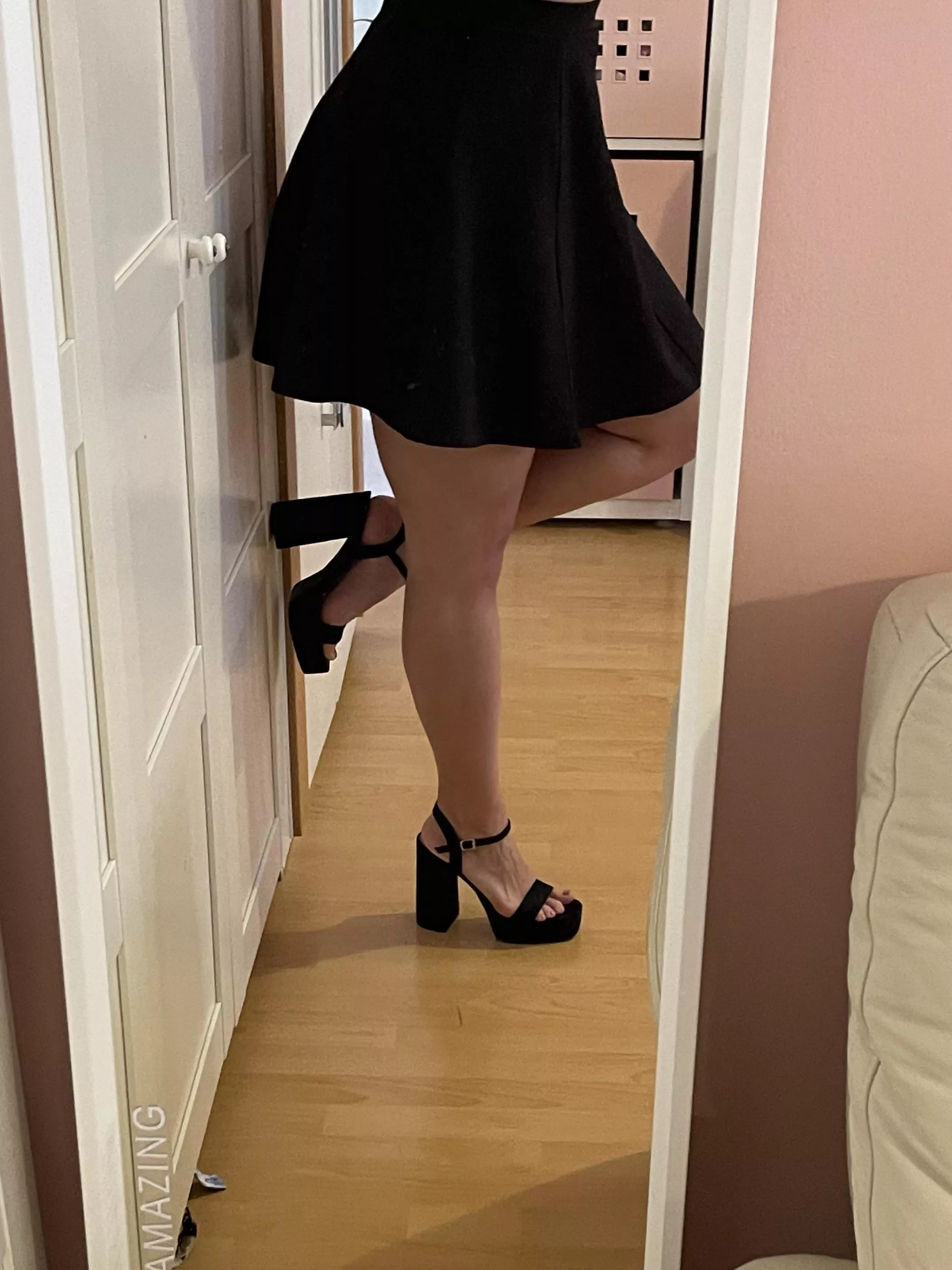 I think platform heels look good on me posted by Handfeet69