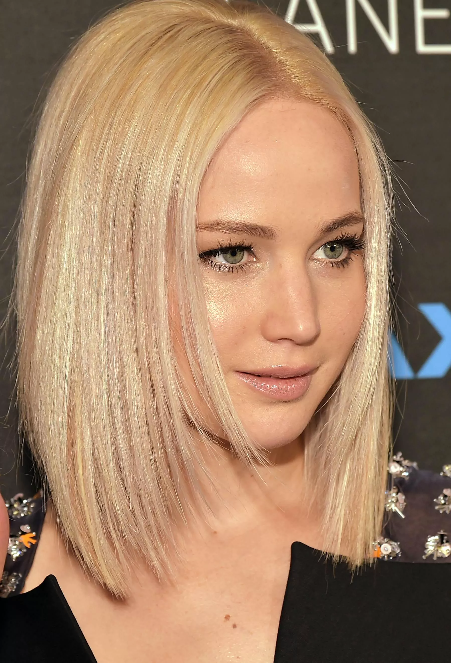 Jennifer Lawrence posted by CelebMaestro