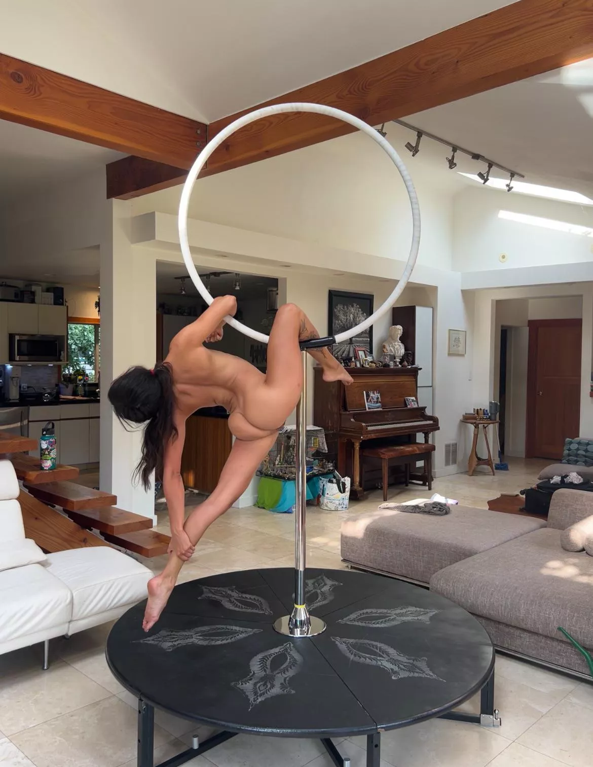 Naked dancing 🥰 posted by Bendybarista