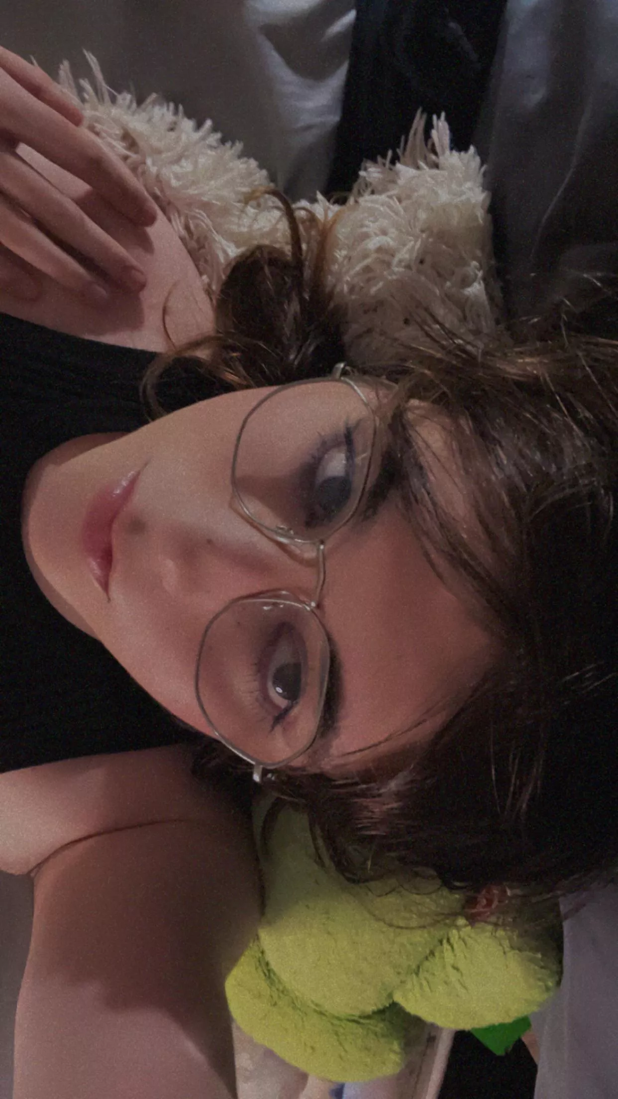 tried a new makeup look <3 posted by _eivets_