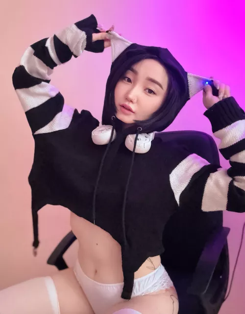 Asian sex bomb by HorizenGirly