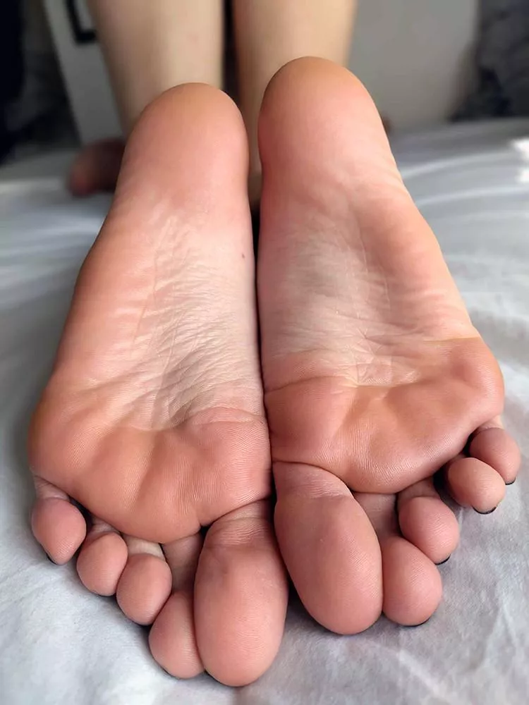 Do you like my feet in this position? <3 posted by Ashee_Lust
