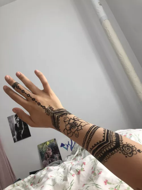 love my hands today by ShiftAccomplished579