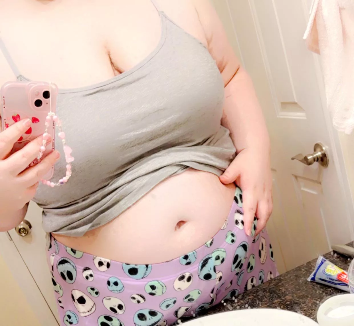 A slut for sweet treats posted by AmityPup