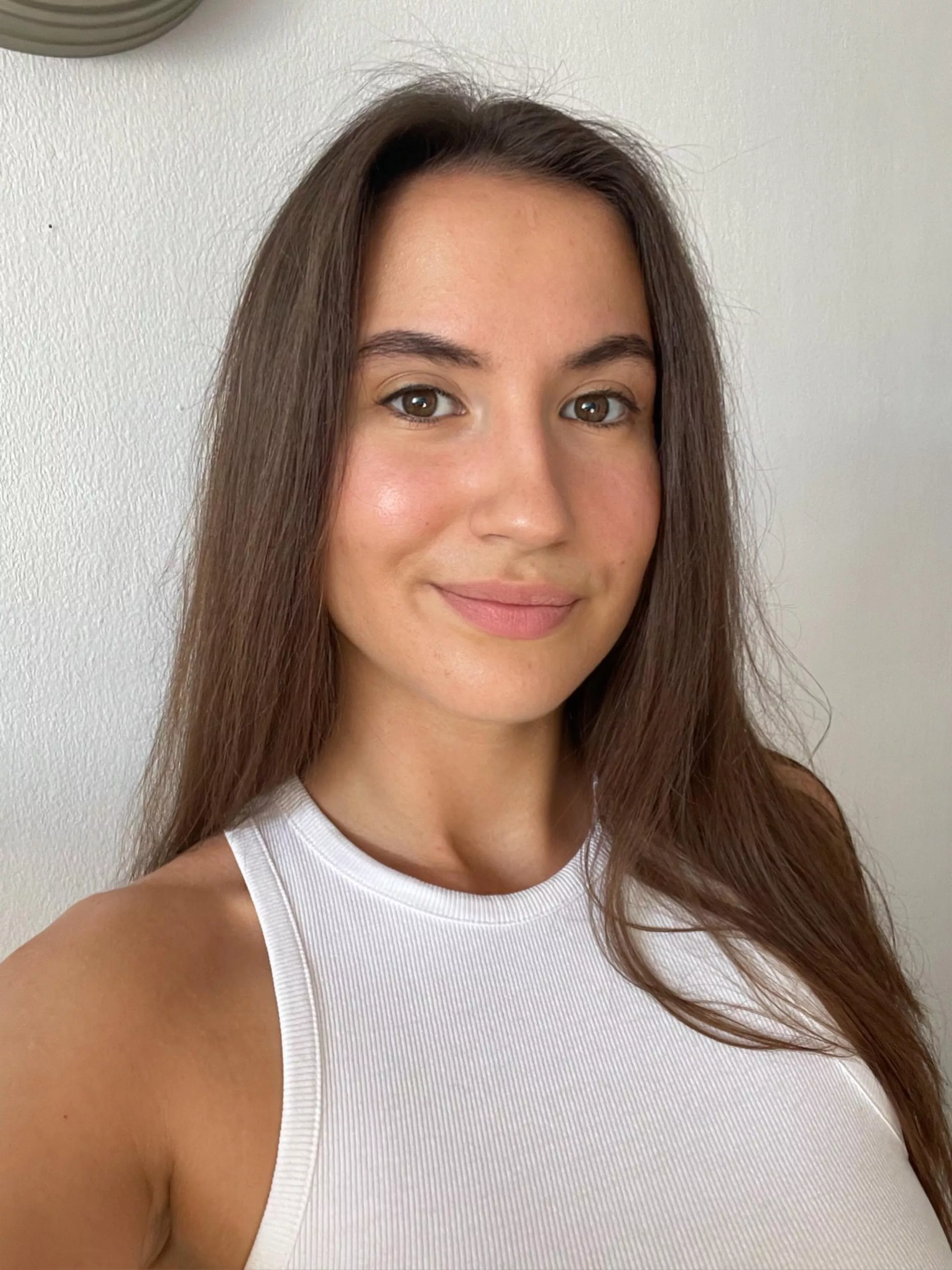 cute girl staying at home on a sunday posted by sweetlikehannah