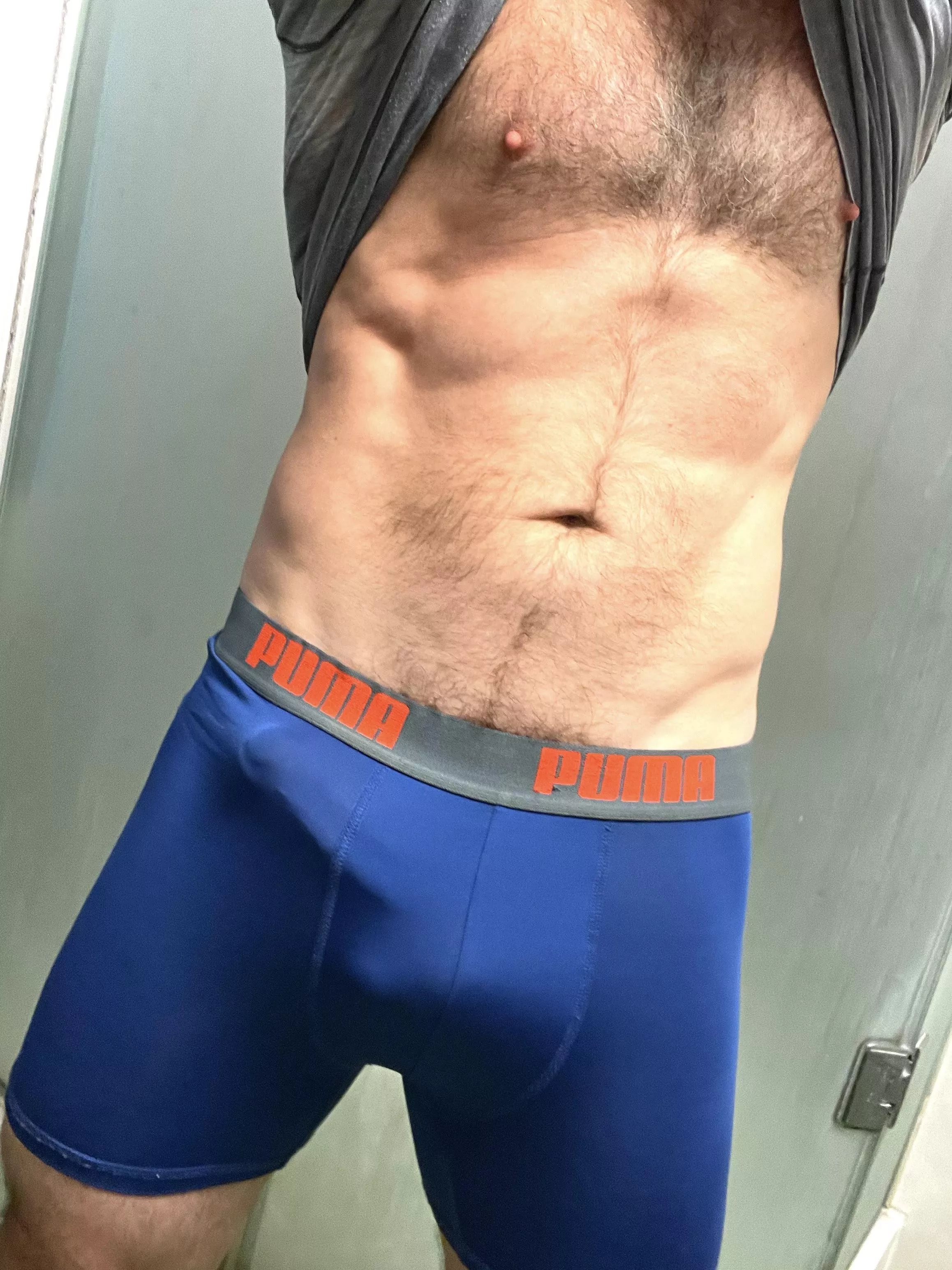 Getting a little crowded [47] posted by whenhungry_eat406