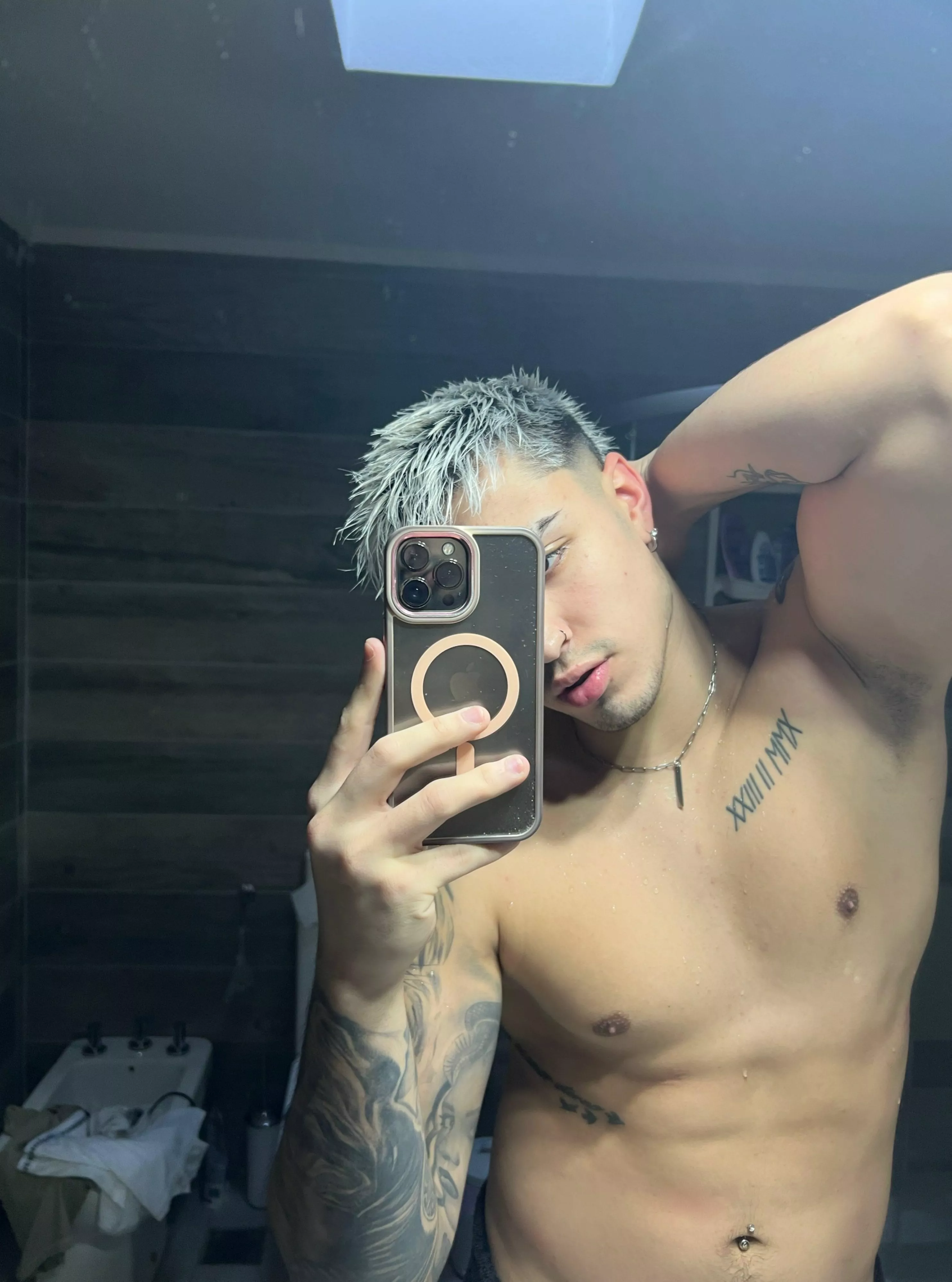 Have you ever imagined what my musk smells like? posted by ZaynXReed