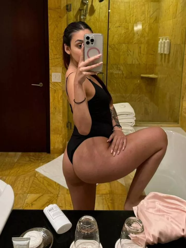 Small butts are perfect
 posted by RemoteMarsupial3915