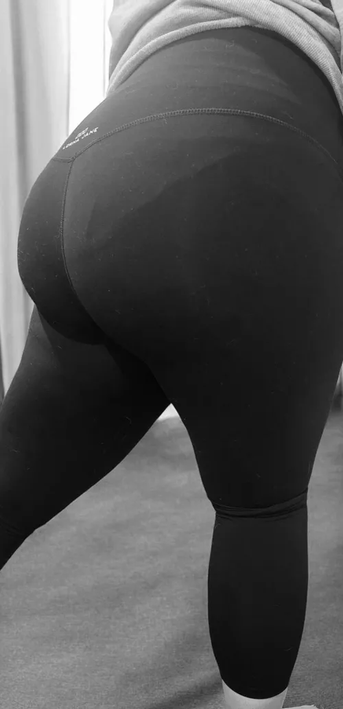 Thank you to an amazing redditor for the new leggings xx  by booty_2_shoes