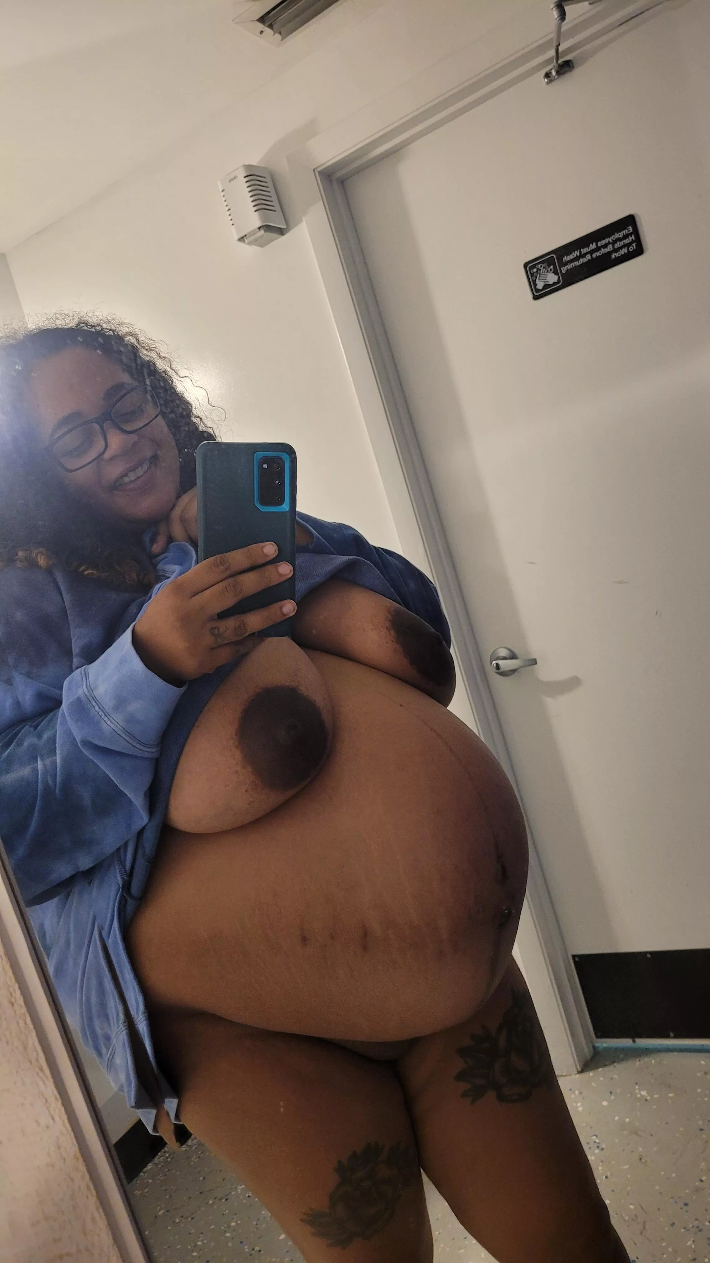 Too big and too horny to care posted by kittysloot99