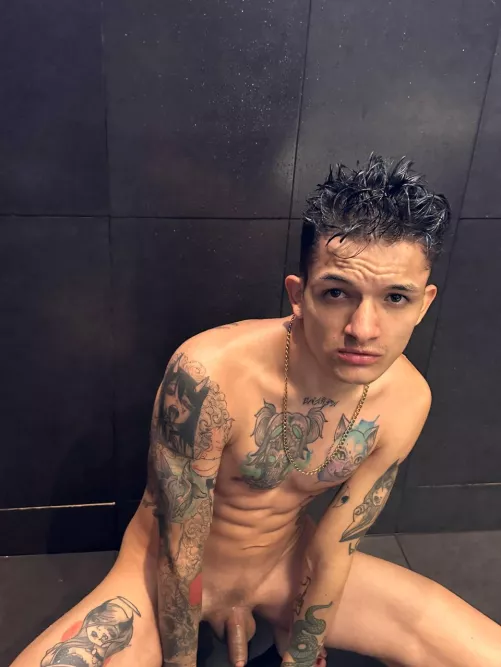 What are your eyes drawn to most😏 by Jintwink_