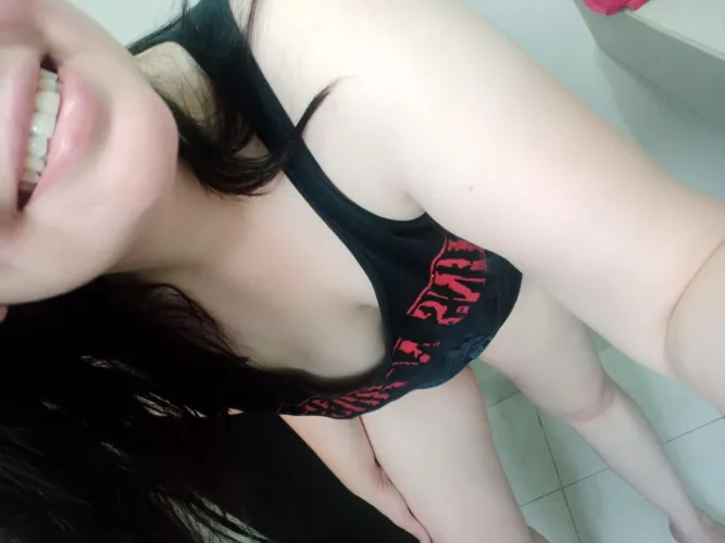 A little birdie told me you dig the rock t-shirt look - Is that true? 🤘🏻 by Seductive_Samyra