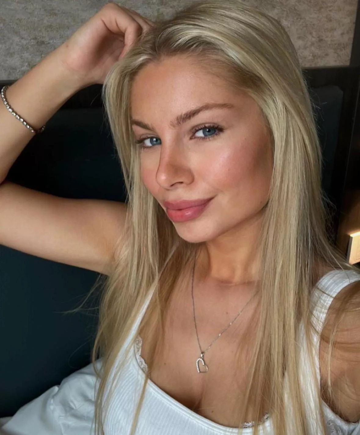 Am I looking classy enough for you? 18F
 posted by RespondSeparate8254