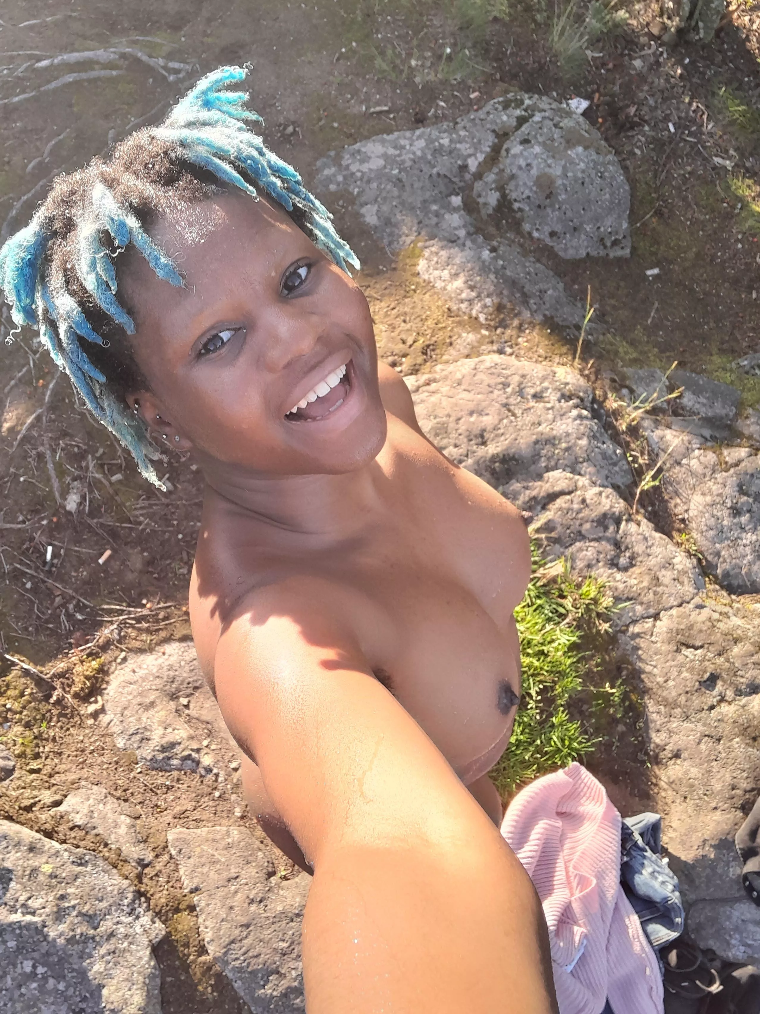 Being in nature makes me happy. posted by SnowyFaeryKween