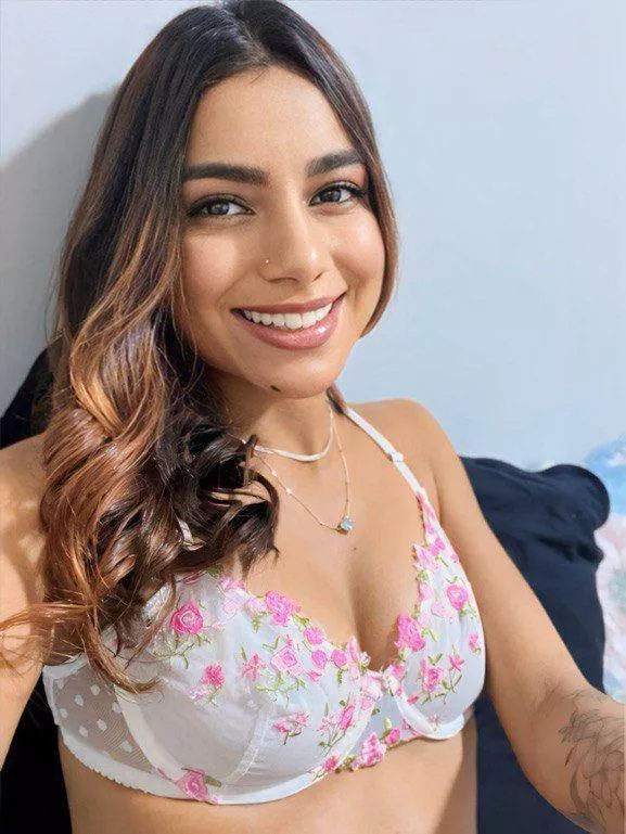 Happy Monday vibes  posted by RiavonRio