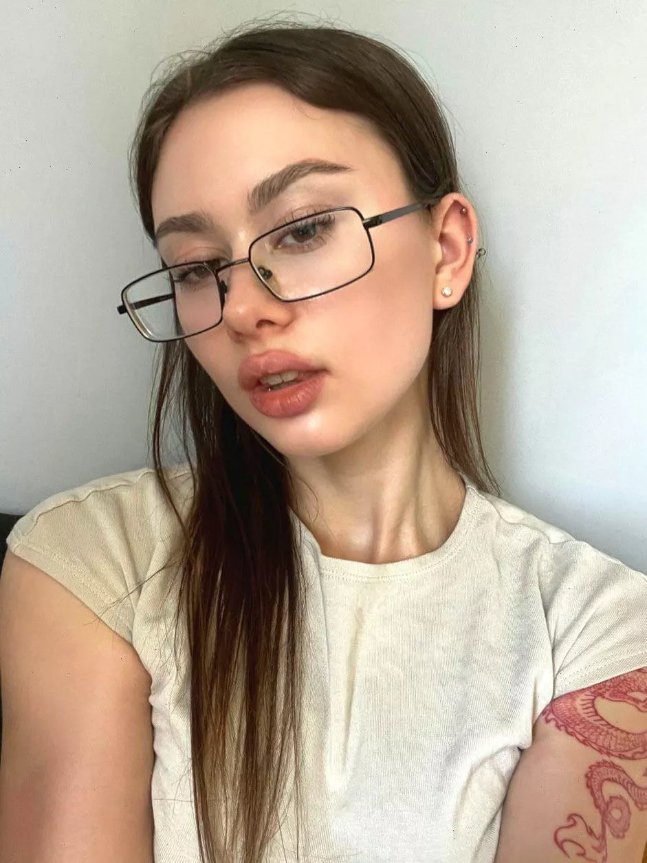 hate these glasses / posted by FrequentsOyster