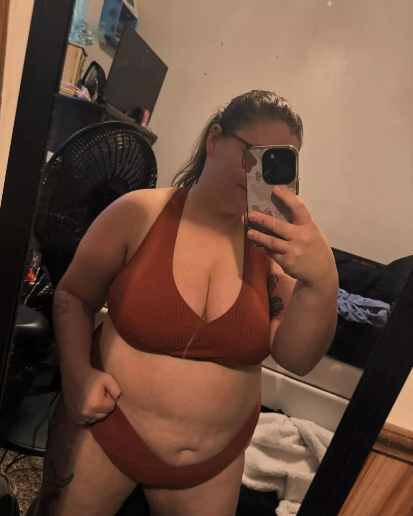 Hi I’m Rias and I’ll laugh at your dad jokes 💋 posted by RiasMae48