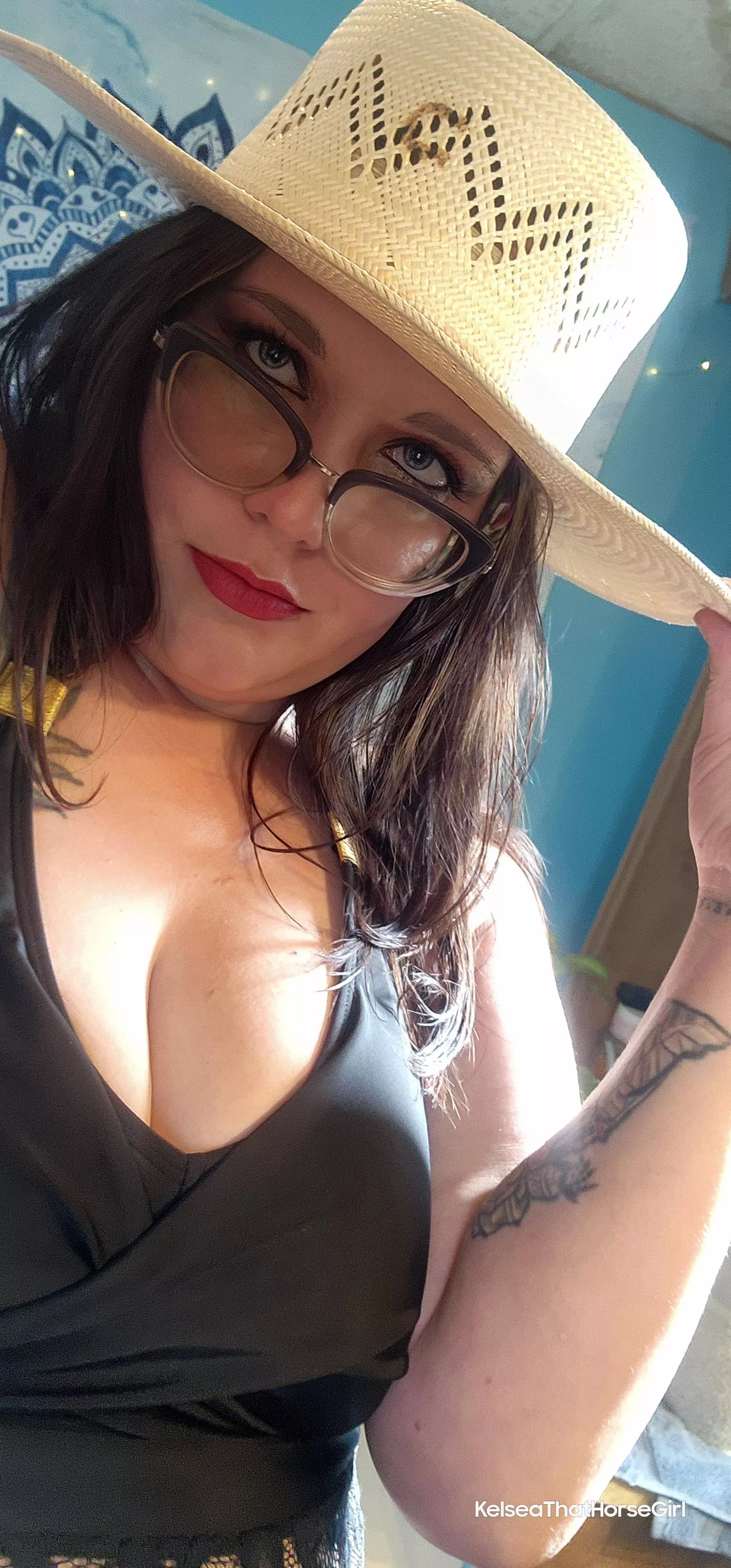 Howdy:) posted by cambriaisacoolkid