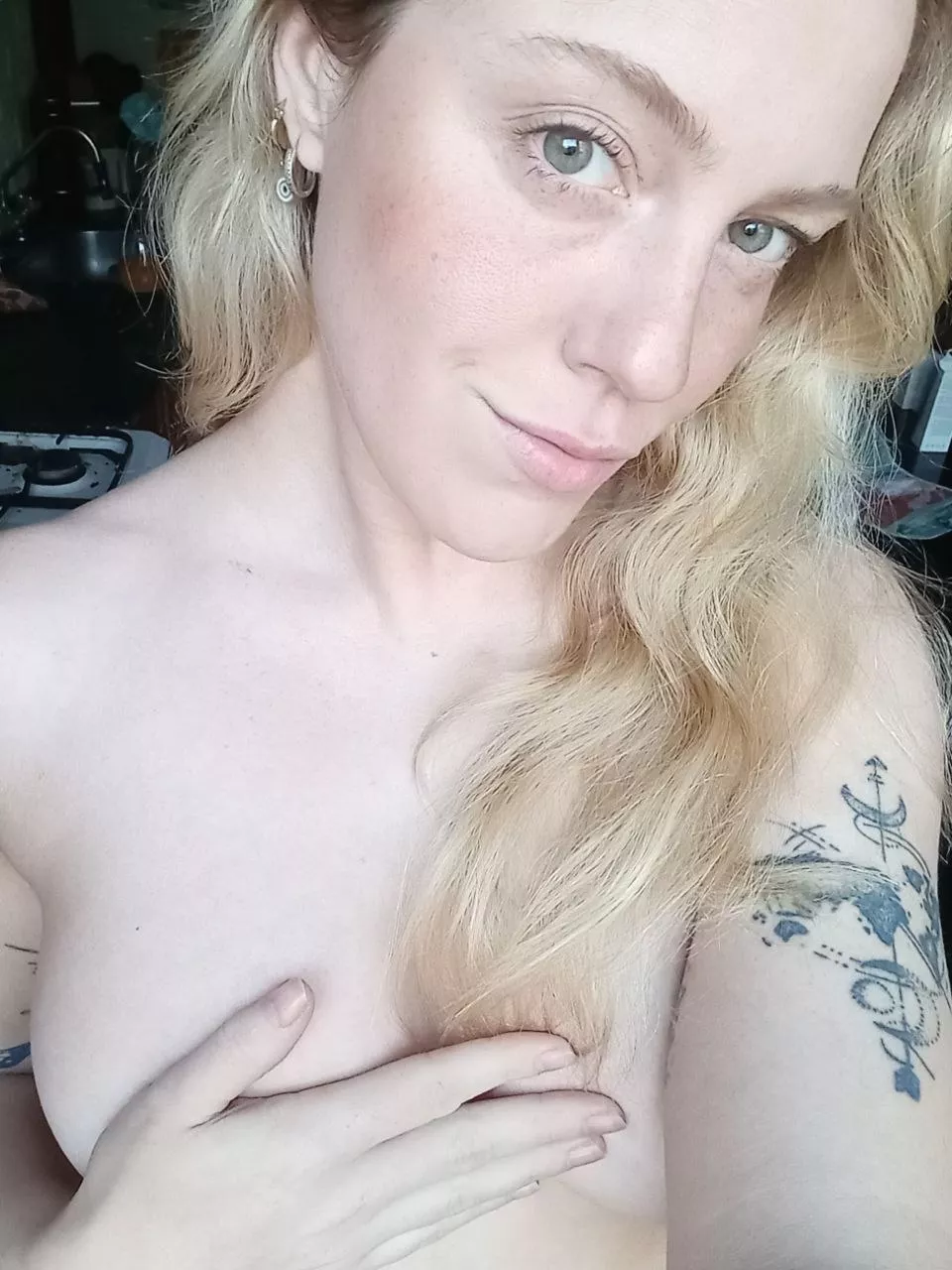 I can remove my hand if you want posted by Biancanero8