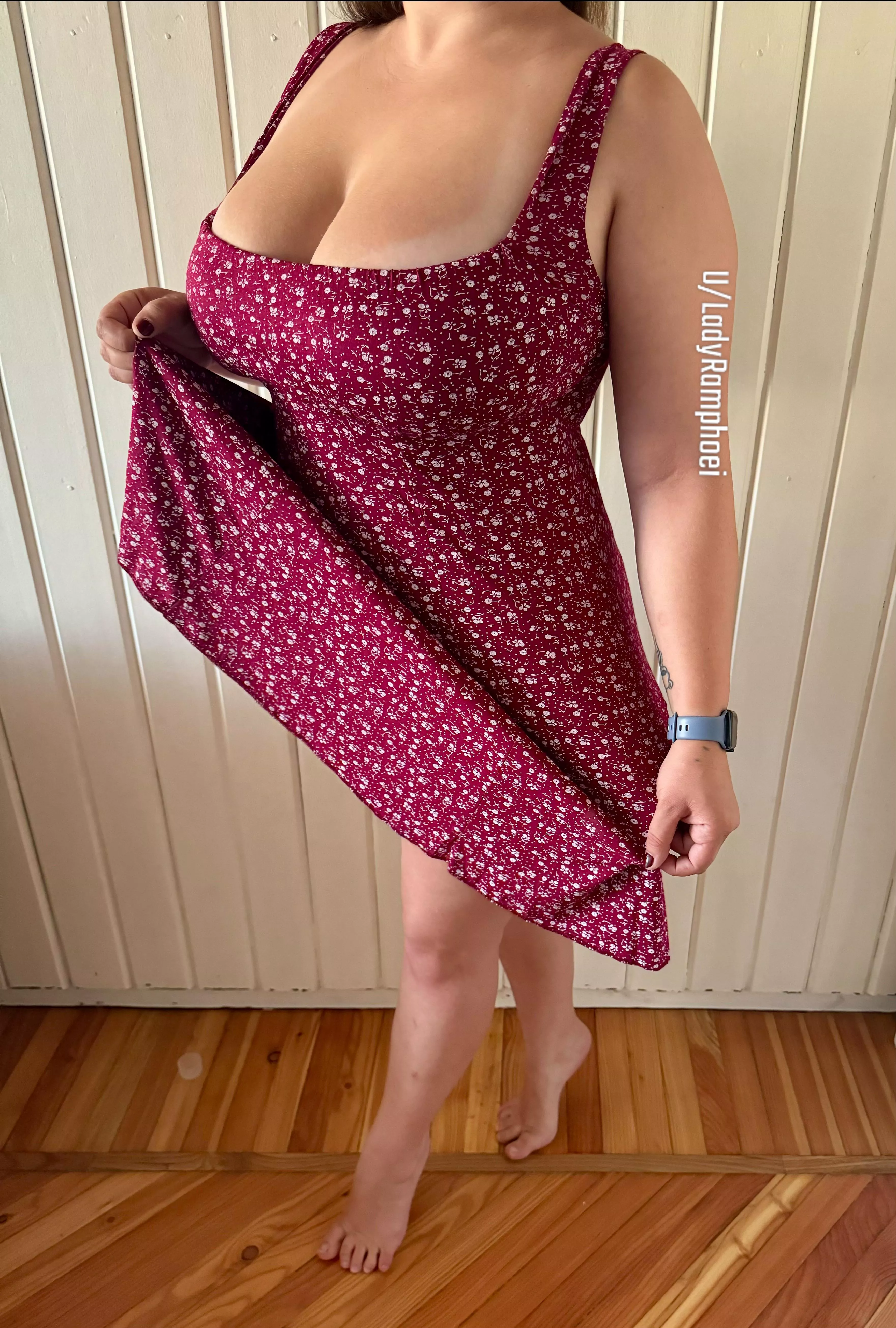 I love this sundress, I hope you’ll like it too! posted by ladyramphoei