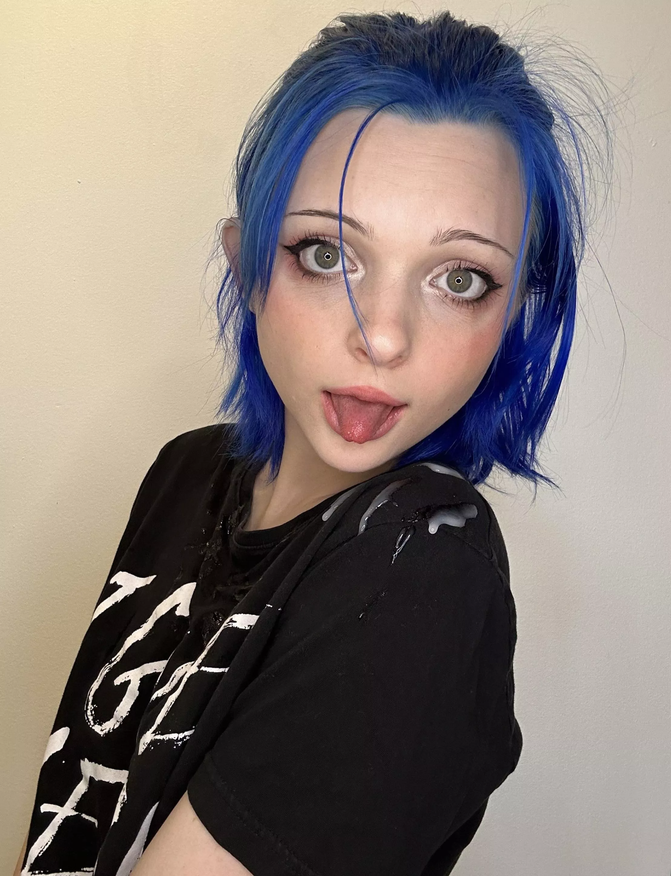 I need someone to take advantage of me right now posted by _Sonichka