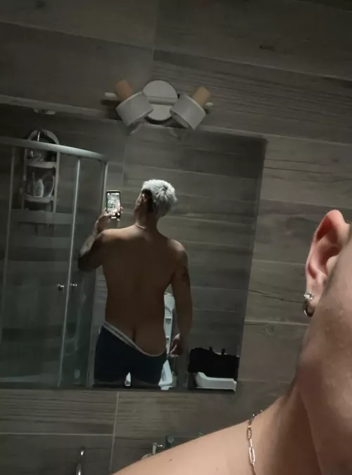 Imagine grabbing these cheeks by ZaynReedx