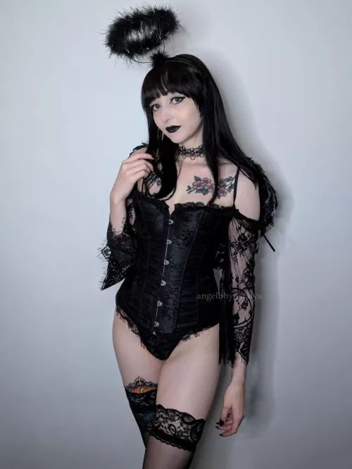 Not all angels wear white by NatalyaMoon