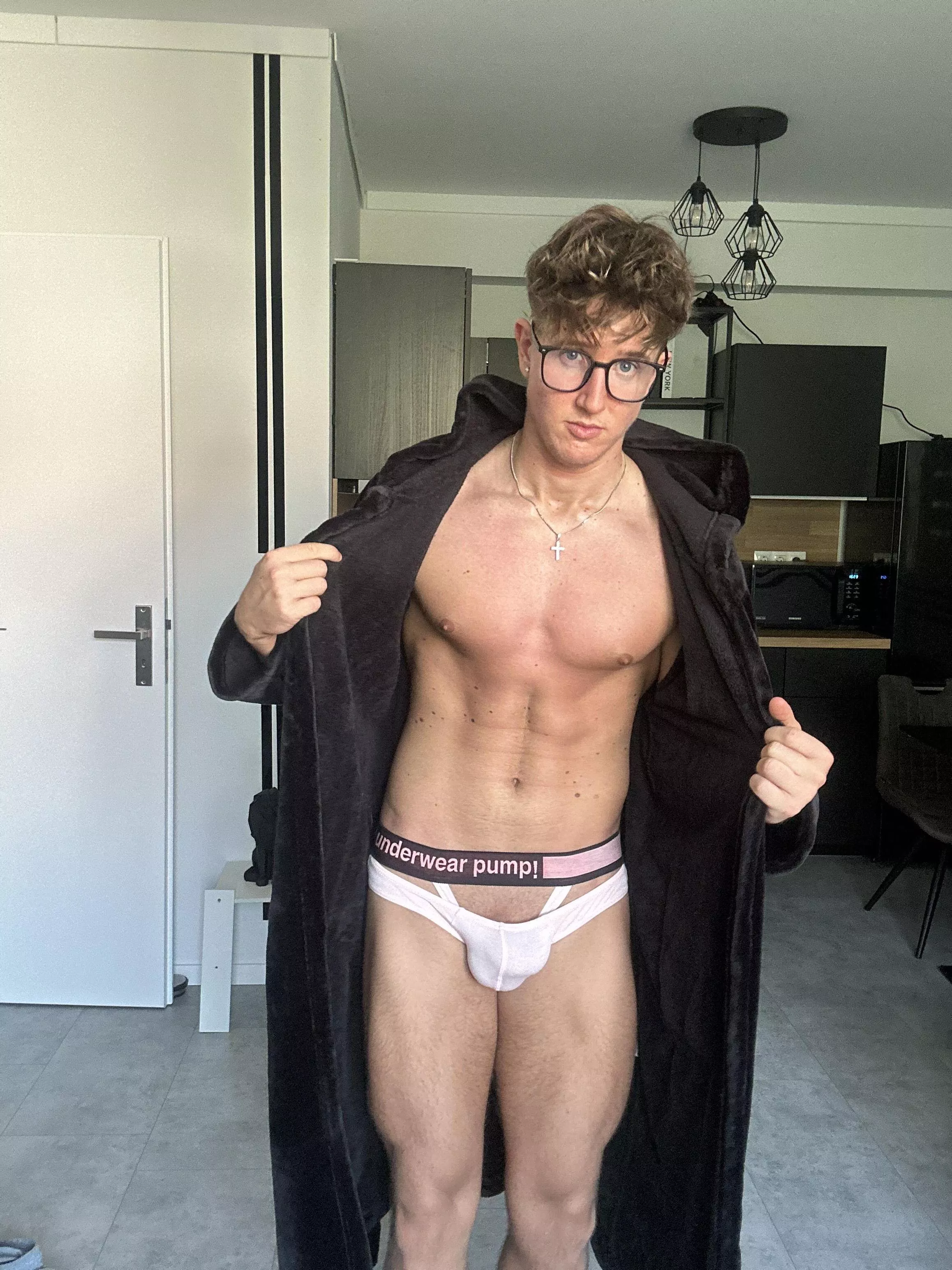 Rate my physique posted by RalphGuzman