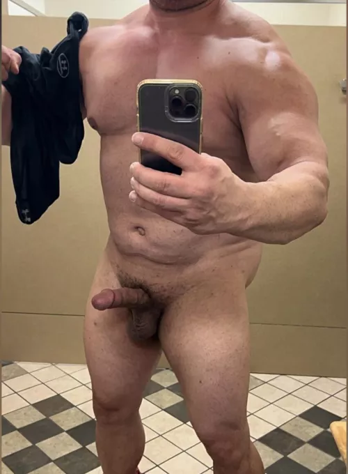 Say “Yes” if you like 6’7 355 Lbs gym guys by MrBigDaddyBuff