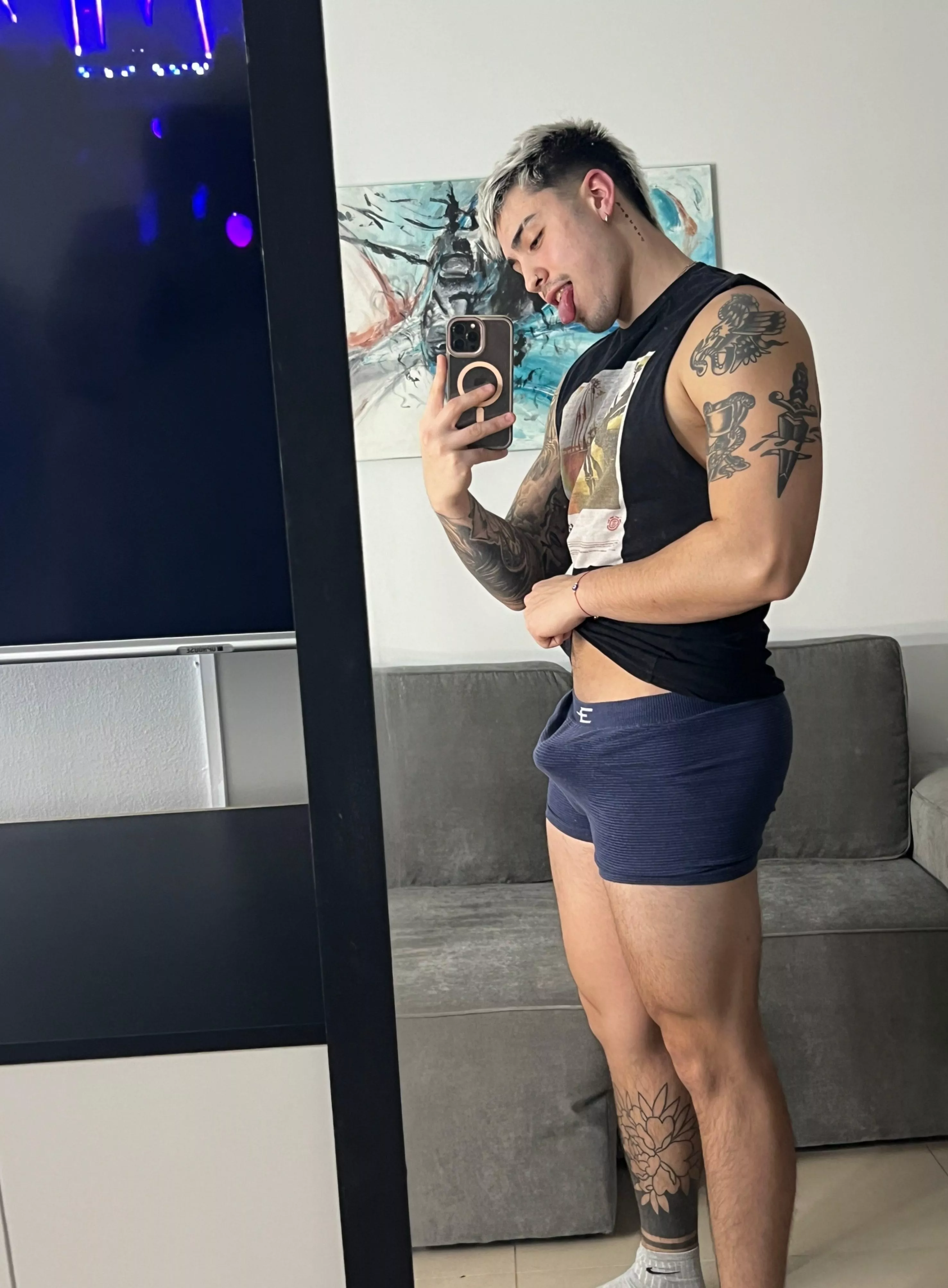 Sneak peek of my package in this sexy boxer brief? posted by ZaynReedx