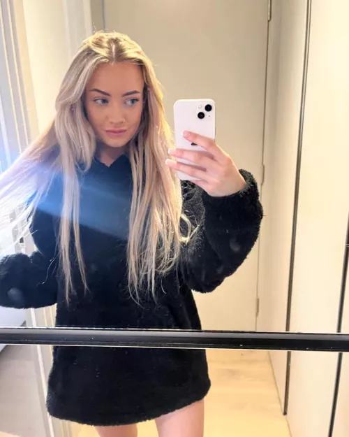 Top thoughts, top style by Scarletteee1