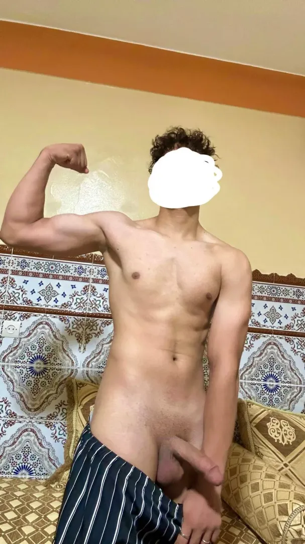 20yo, any takers :) posted by boinextdoor2