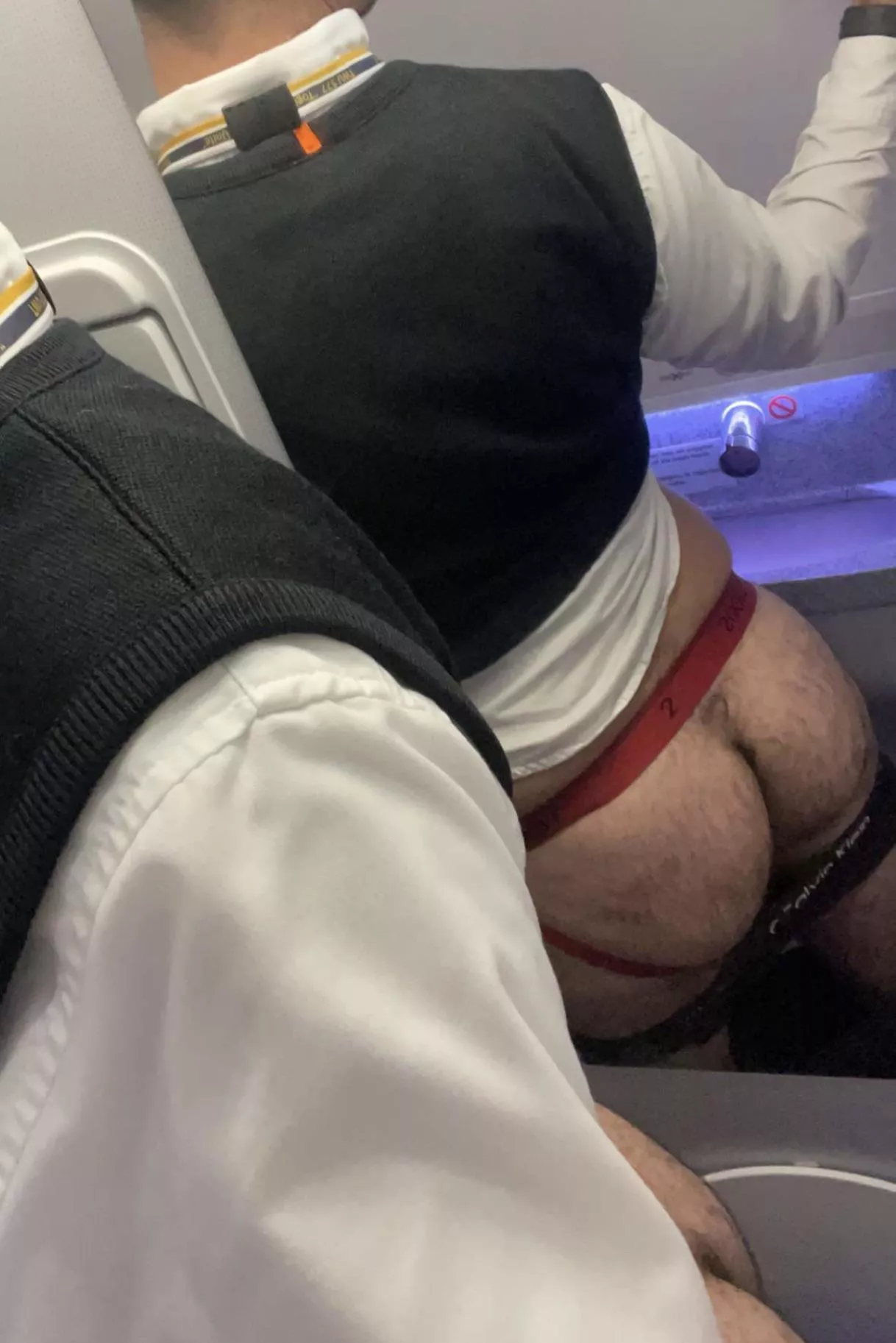 Always horny at work posted by Anontallgay