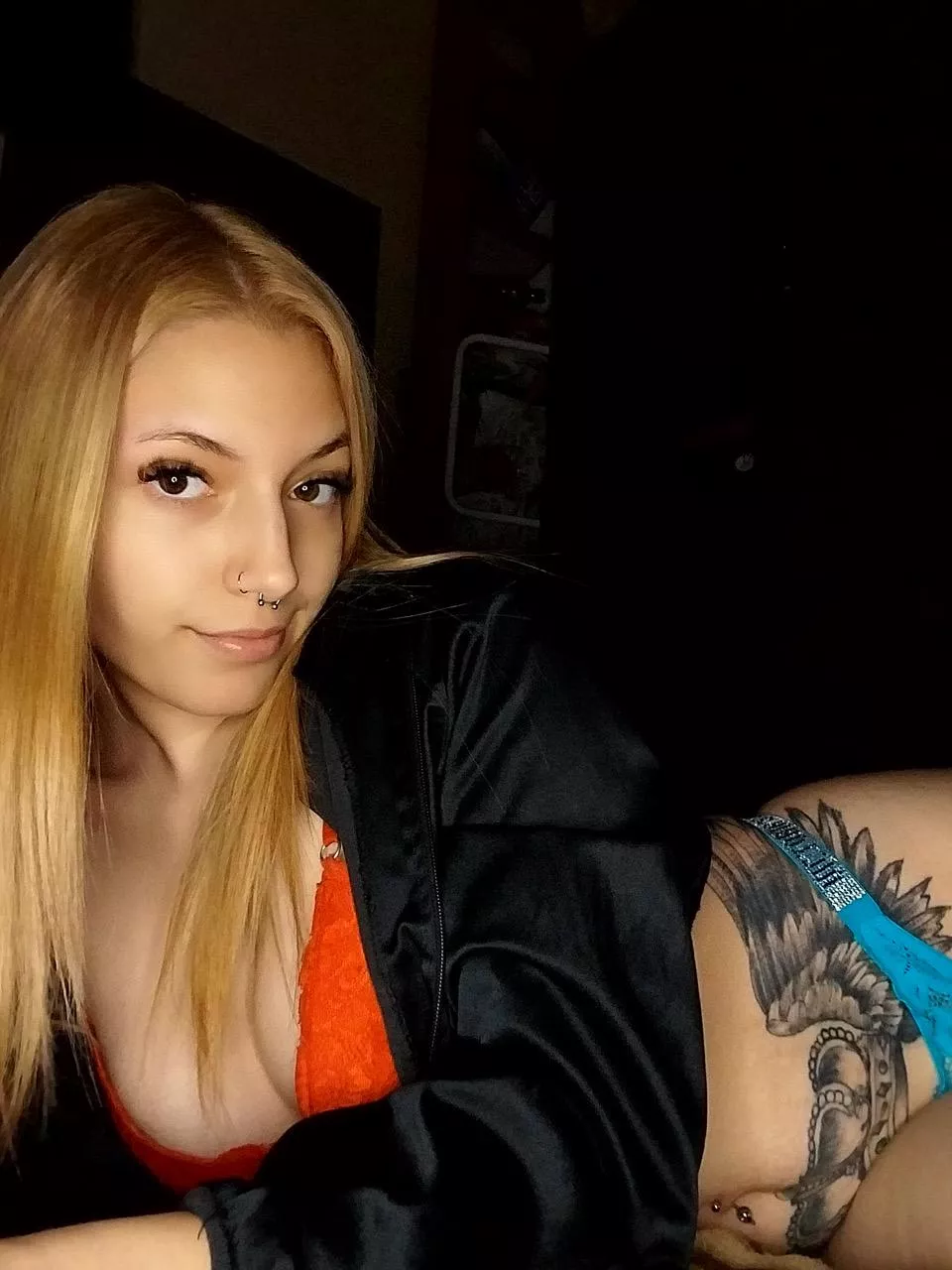 Do you think I'm attractive? posted by tattedgirlxoo