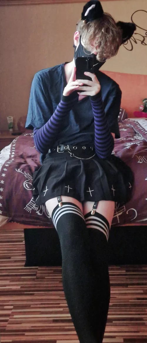 Hey hey 👋 :3 by hoppighd