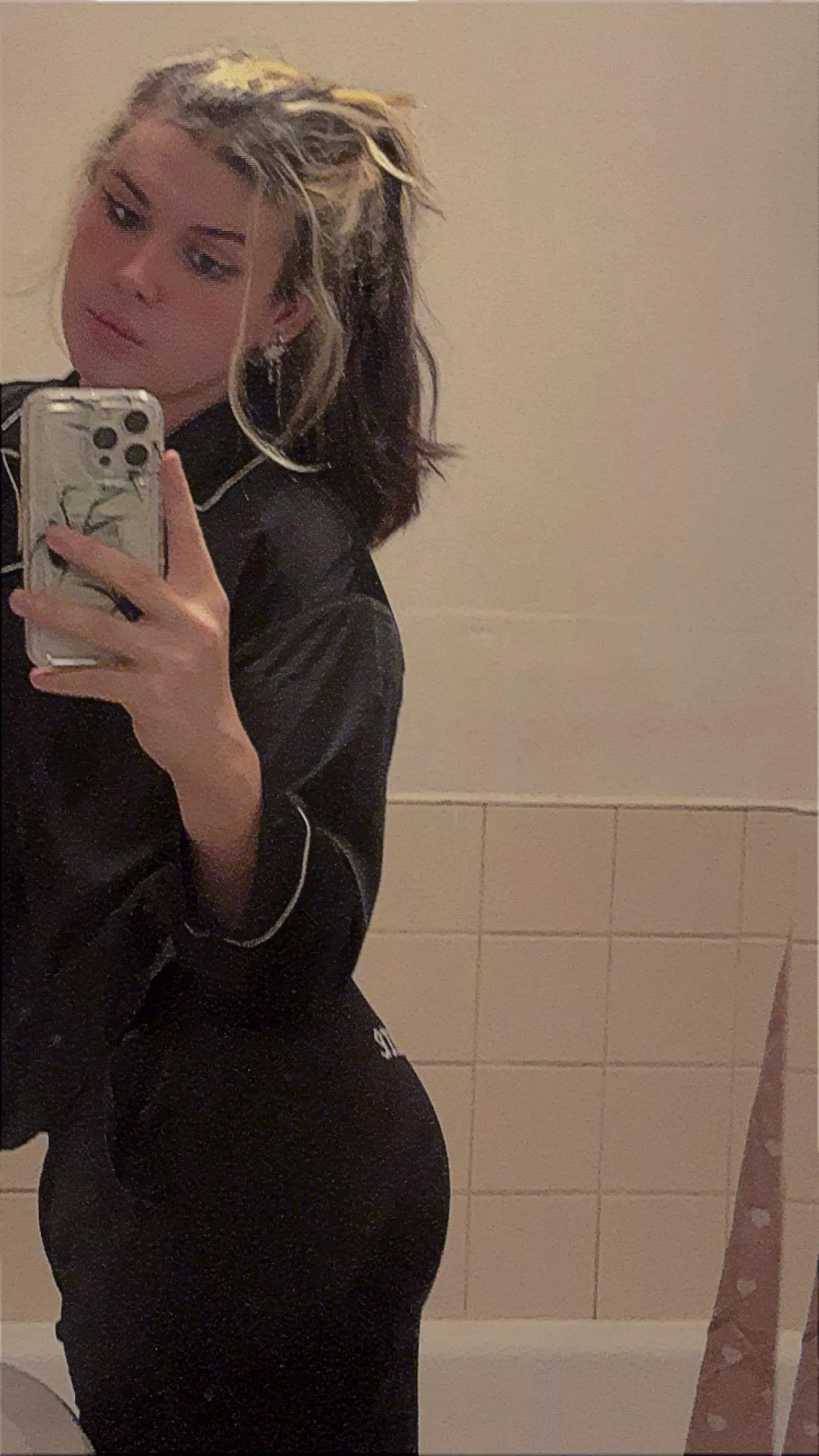 hey :) xx  posted by callmero03