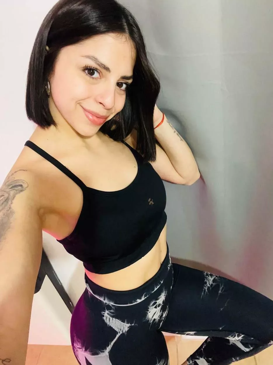 I wore this to the gym and no guy approached me, am I not sexy enough? posted by Past_Annual_7324