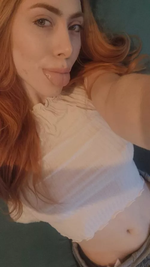 i'd love to know your thought about my white croptop ;) by TripUsed3072