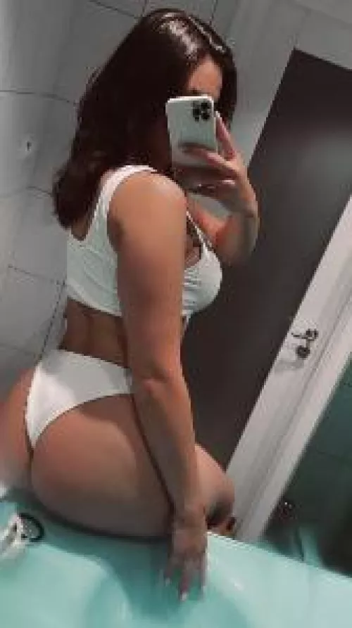 Mirror reveals: What's your favorite curve? by PreettyLisaaa