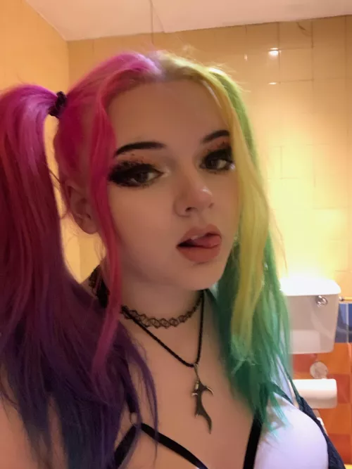 Multiple neon colours by IvyRiina