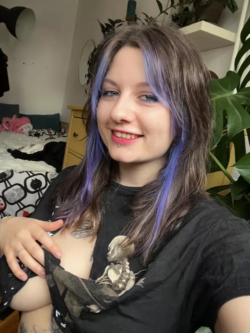 oh no my top is ripped by Littlest_Fern